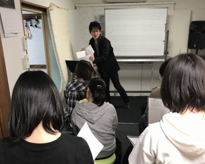 姫路市にあるなるせ音楽教室では、グループレッスンも行っています。