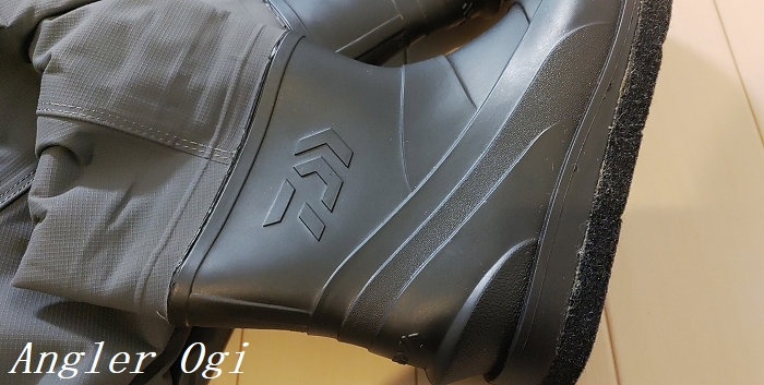 40%off 新品 ダイワ パワーウェーダー PW-4205R グレー　チェストハイ型 PW-1207R⁄3207R⁄4207R（フェルトソール） パワーウェーダー(ウェーダー